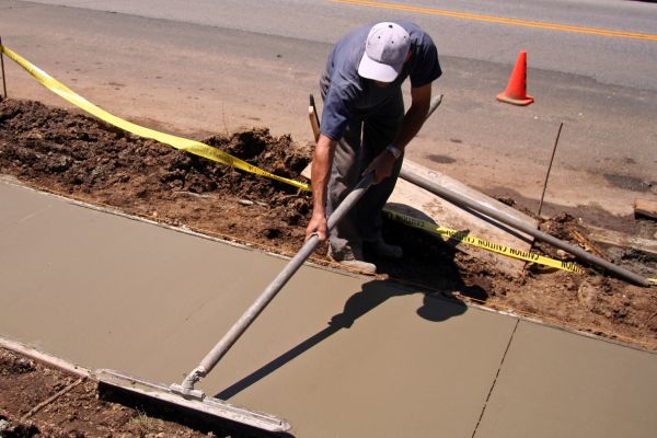 Cost of Sidewalk Cementing in Golden